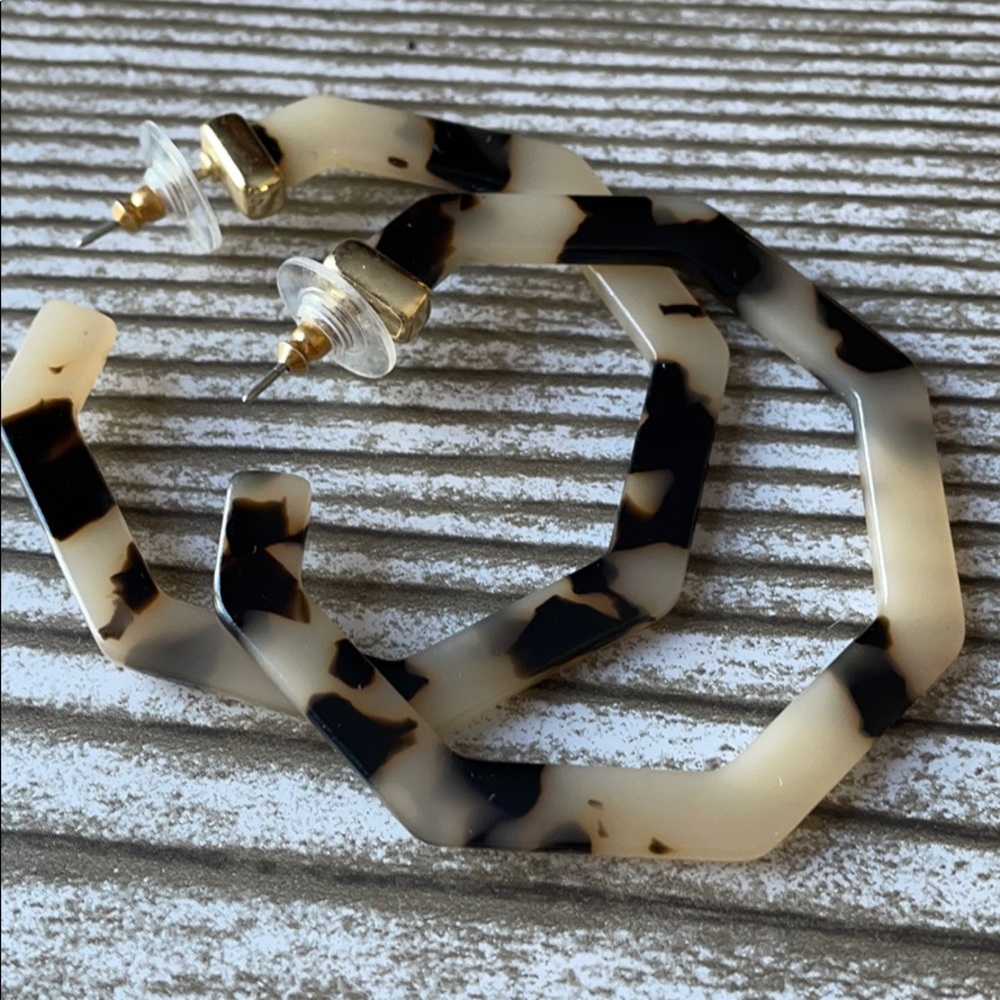 Acrylic octagonal tortoise hoop earrings